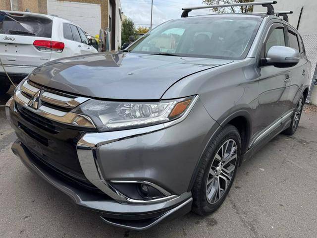 2017 Mitsubishi Outlander SE 4WD photo