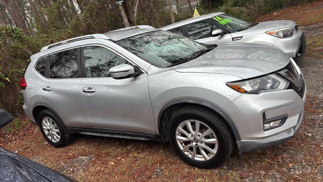 2017 Nissan Rogue SV FWD photo