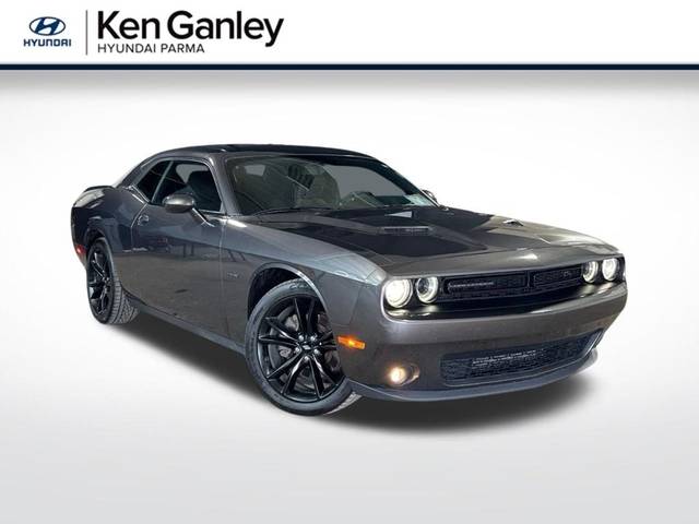 2017 Dodge Challenger R/T RWD photo