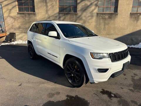 2017 Jeep Grand Cherokee Altitude 4WD photo