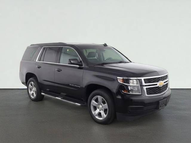 2017 Chevrolet Suburban LT RWD photo