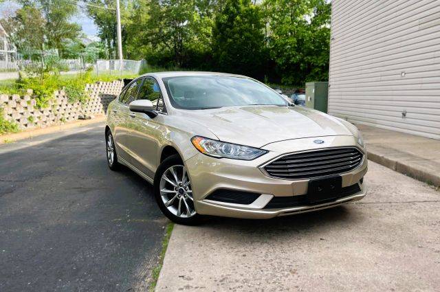 2017 Ford Fusion SE FWD photo