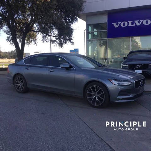2018 Volvo S90 Momentum FWD photo