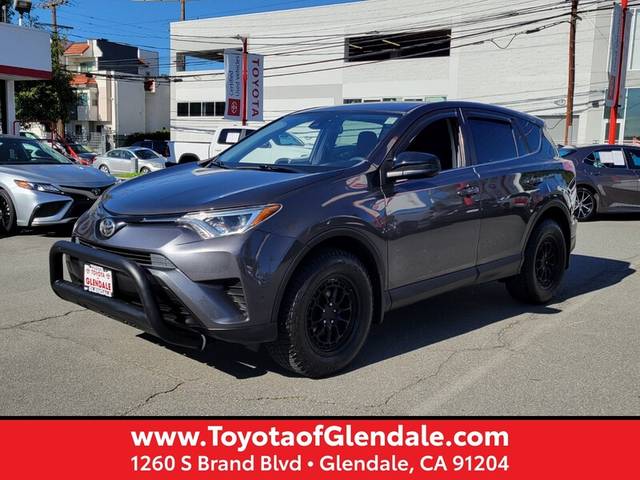 2017 Toyota RAV4 LE FWD photo