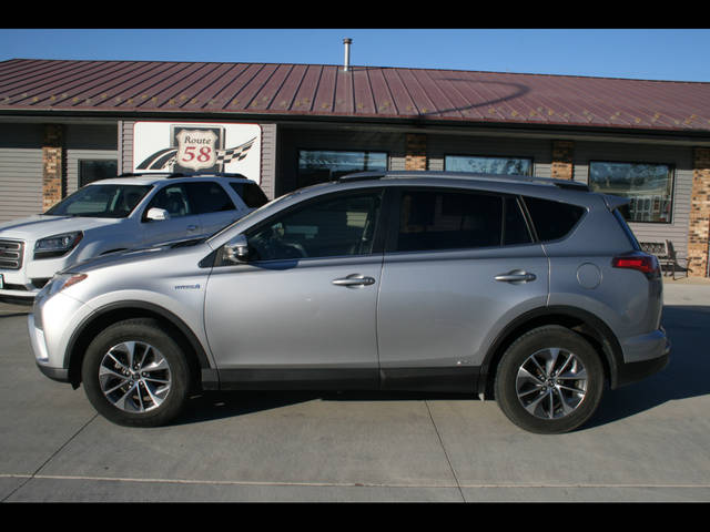 2017 Toyota RAV4 XLE AWD photo