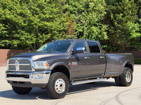 2017 Ram 3500 Laramie 4WD photo