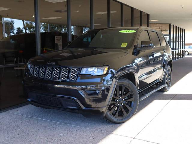 2017 Jeep Grand Cherokee Altitude 4WD photo