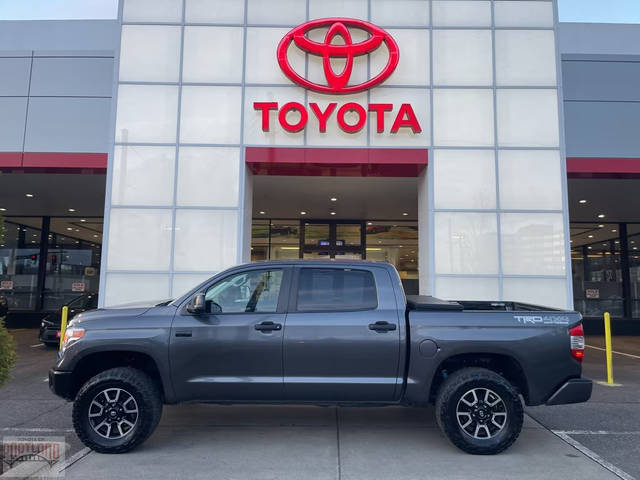 2017 Toyota Tundra SR5 4WD photo