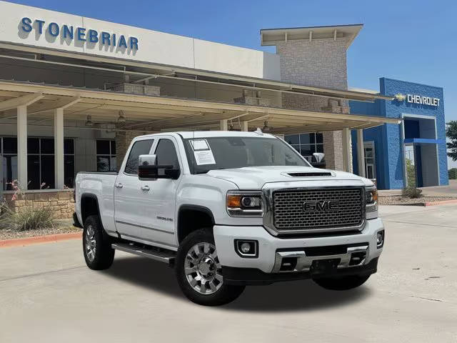 2017 GMC Sierra 2500HD Denali 4WD photo