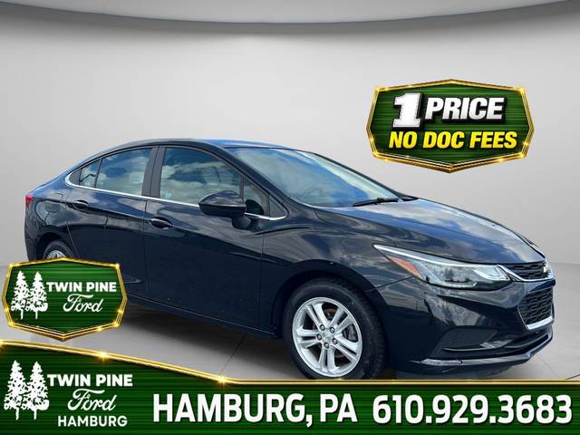 2017 Chevrolet Cruze LT FWD photo