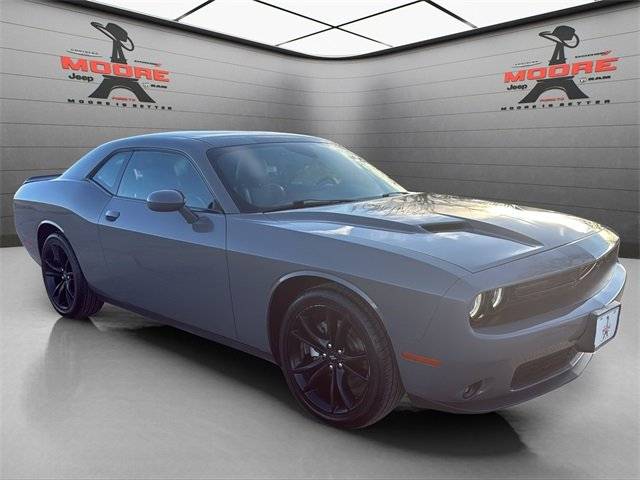 2017 Dodge Challenger SXT Plus RWD photo