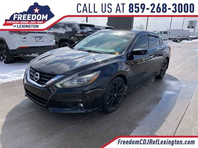 2017 Nissan Altima 2.5 SR FWD photo