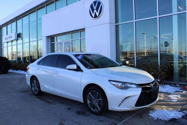2017 Toyota Camry SE FWD photo