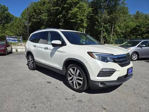 2017 Honda Pilot Touring AWD photo