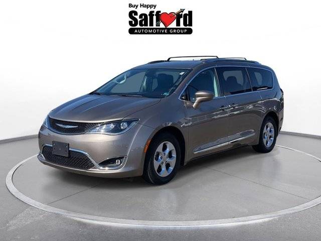 2017 Chrysler Pacifica Minivan Touring-L Plus FWD photo