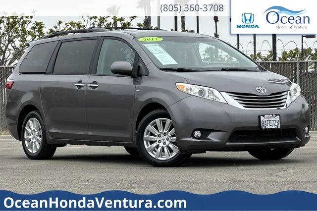 2017 Toyota Sienna XLE AWD photo