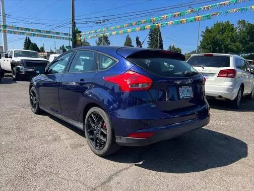 2016 Ford Focus SE FWD photo