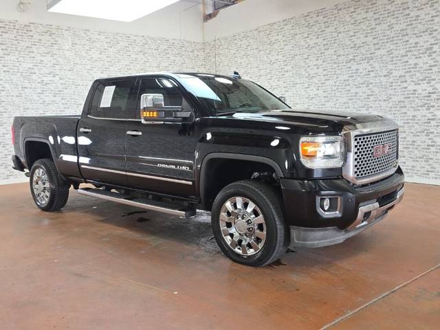 2017 GMC Sierra 2500HD Denali 4WD photo