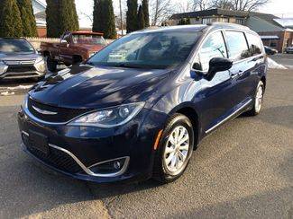 2017 Chrysler Pacifica Minivan Touring-L FWD photo