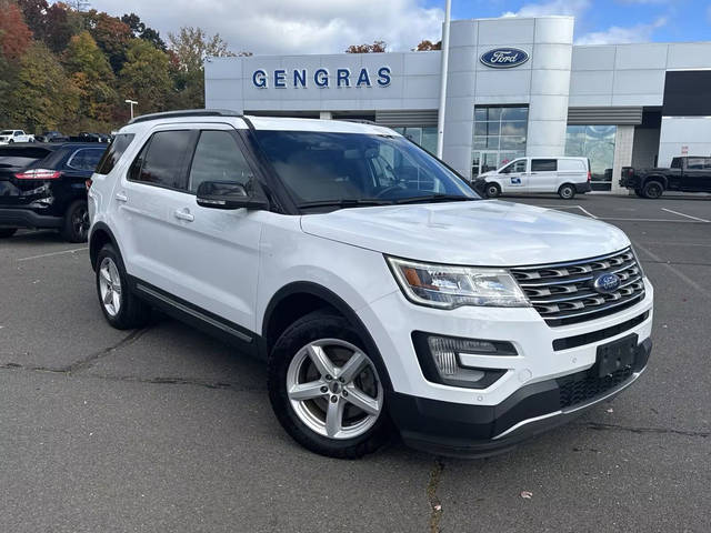 2017 Ford Explorer XLT 4WD photo