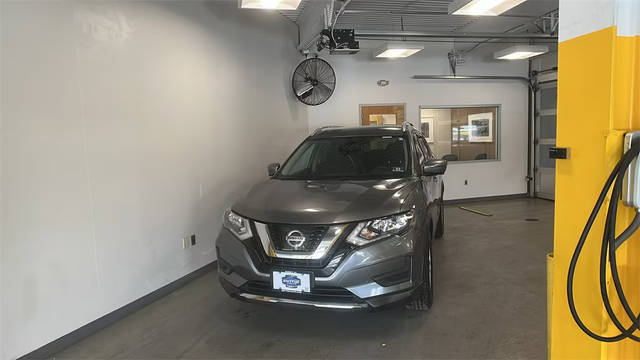 2017 Nissan Rogue SV AWD photo