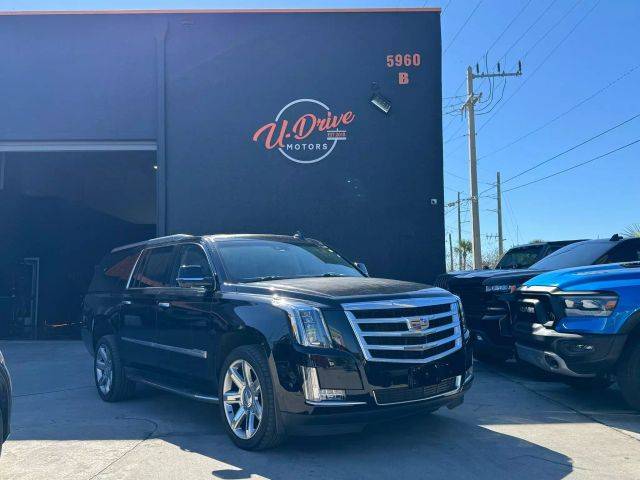 2017 Cadillac Escalade ESV Luxury 4WD photo