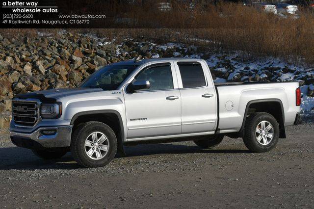 2017 GMC Sierra 1500 SLE 4WD photo