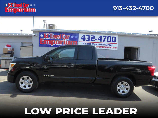 2017 Nissan Titan S 4WD photo