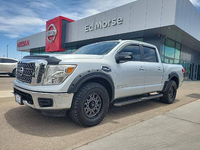 2017 Nissan Titan SV 4WD photo