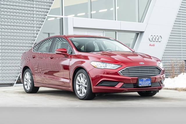 2017 Ford Fusion SE FWD photo
