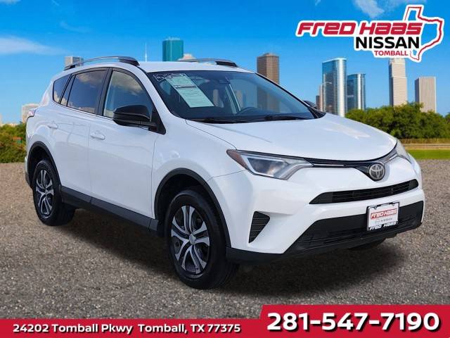 2017 Toyota RAV4 LE AWD photo