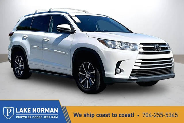 2017 Toyota Highlander XLE AWD photo