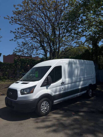 2017 Ford Transit Van RWD photo