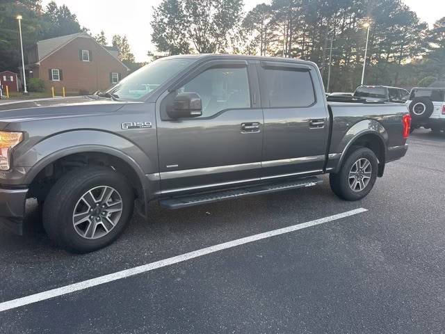 2017 Ford F-150 Lariat 4WD photo