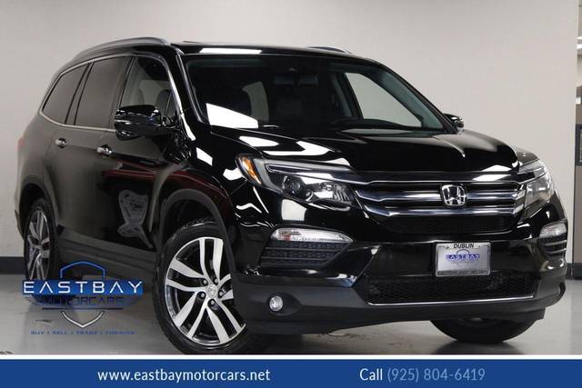 2017 Honda Pilot Touring FWD photo