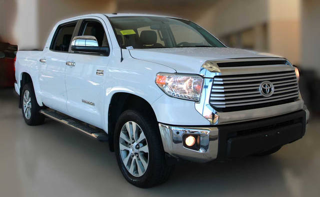 2017 Toyota Tundra Limited 4WD photo