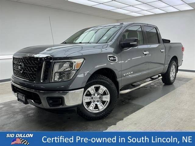 2017 Nissan Titan SV 4WD photo