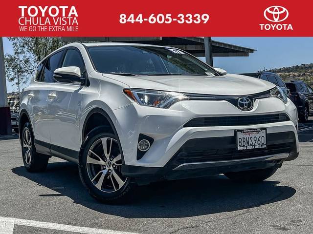 2017 Toyota RAV4 XLE FWD photo