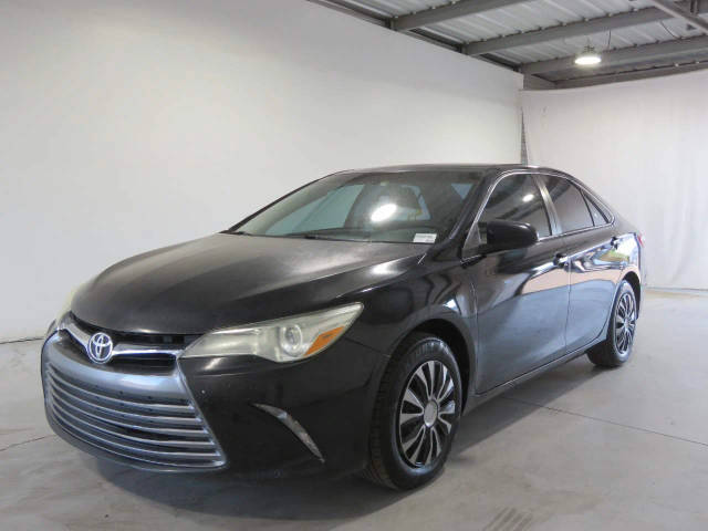 2017 Toyota Camry LE FWD photo