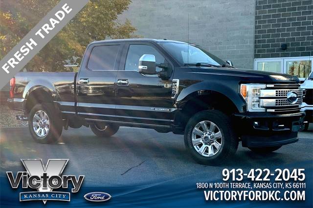 2017 Ford F-250 Super Duty Platinum 4WD photo