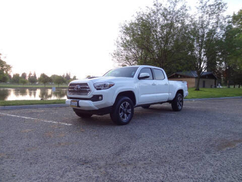2016 Toyota Tacoma TRD Sport RWD photo