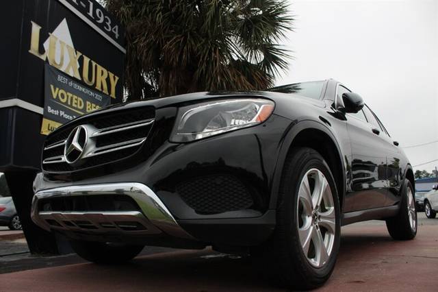 2017 Mercedes-Benz GLC-Class GLC 300 RWD photo