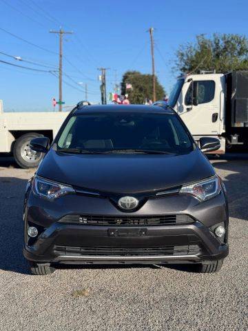 2017 Toyota RAV4 XLE FWD photo