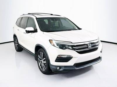 2017 Honda Pilot Touring FWD photo