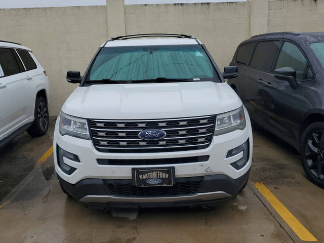 2017 Ford Explorer XLT FWD photo