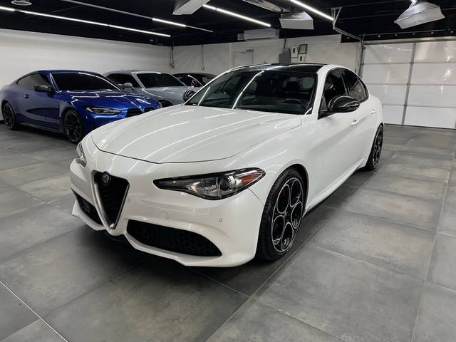 2017 Alfa Romeo Giulia Ti AWD photo