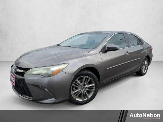 2017 Toyota Camry SE FWD photo