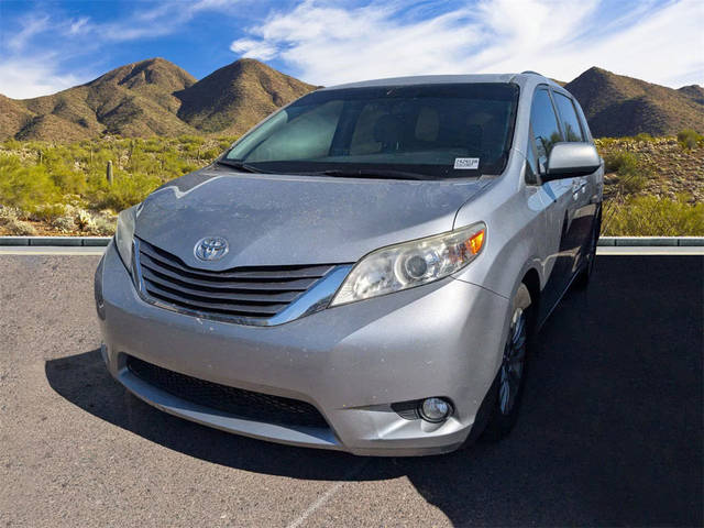 2017 Toyota Sienna XLE FWD photo