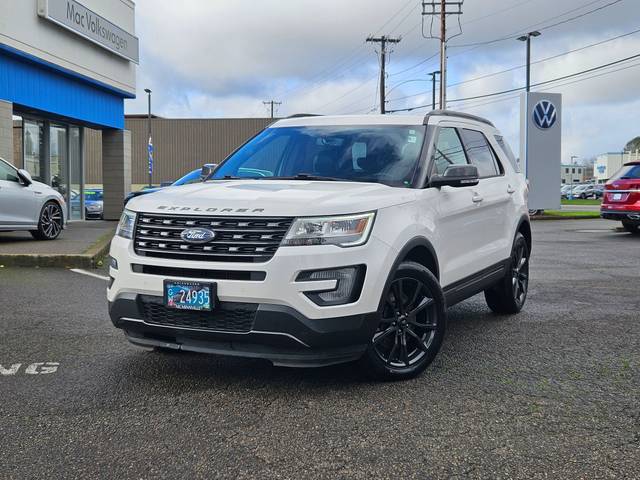 2017 Ford Explorer XLT 4WD photo