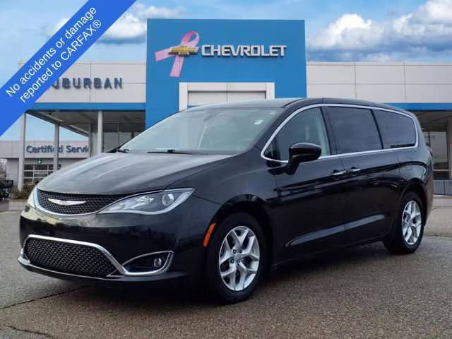 2017 Chrysler Pacifica Minivan Touring Plus FWD photo